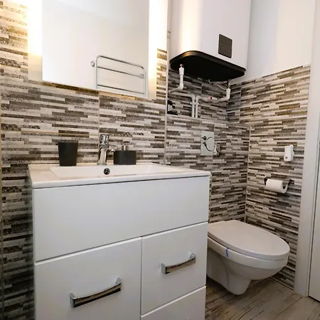 Apartment Alex 04 *